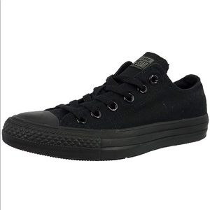 Converse Chuck Taylor All Black Low Top